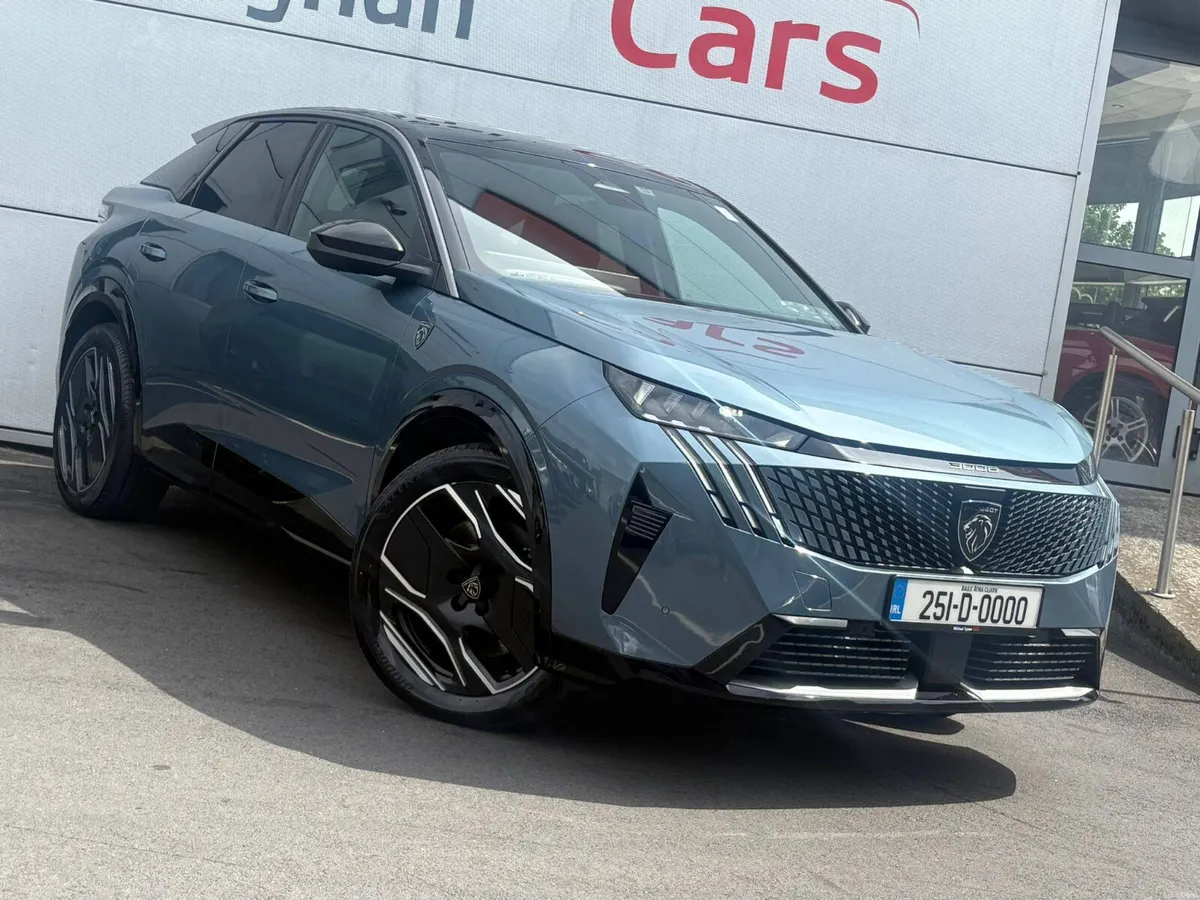 2025 Peugeot 3008e GT, 77kwh, CarPlay, 20" Alloys - Image 2