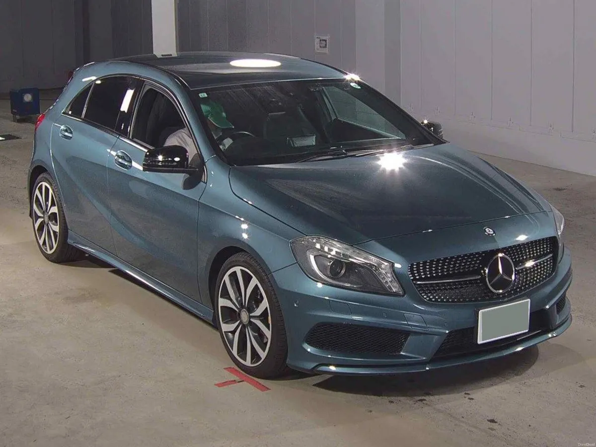 MERCEDES BENZ A180 AMG  NIGHT EDITION AUTO 2013 - Image 2