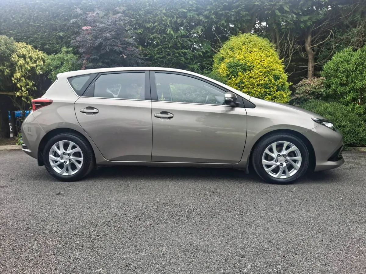 Toyota Auris 2016 Low Mileage - Image 2