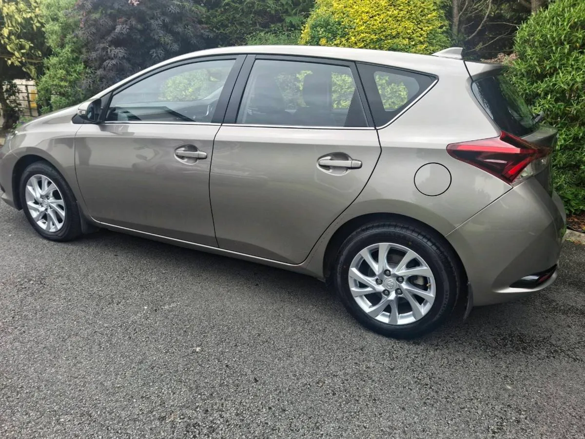 Toyota Auris 2016 Low Mileage - Image 4