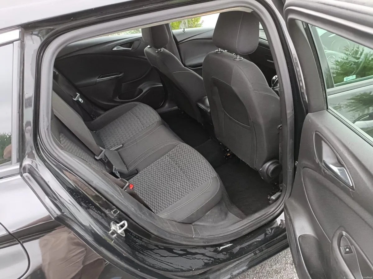 Opel Astra State 2018 - Image 2