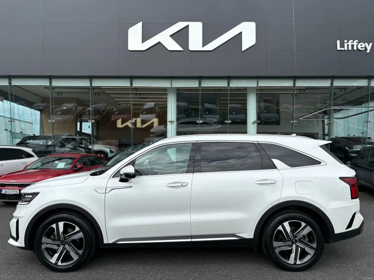 Kia Sorento 1.6 Plug in hybrid K4 ( 7 Seats ) - Image 3