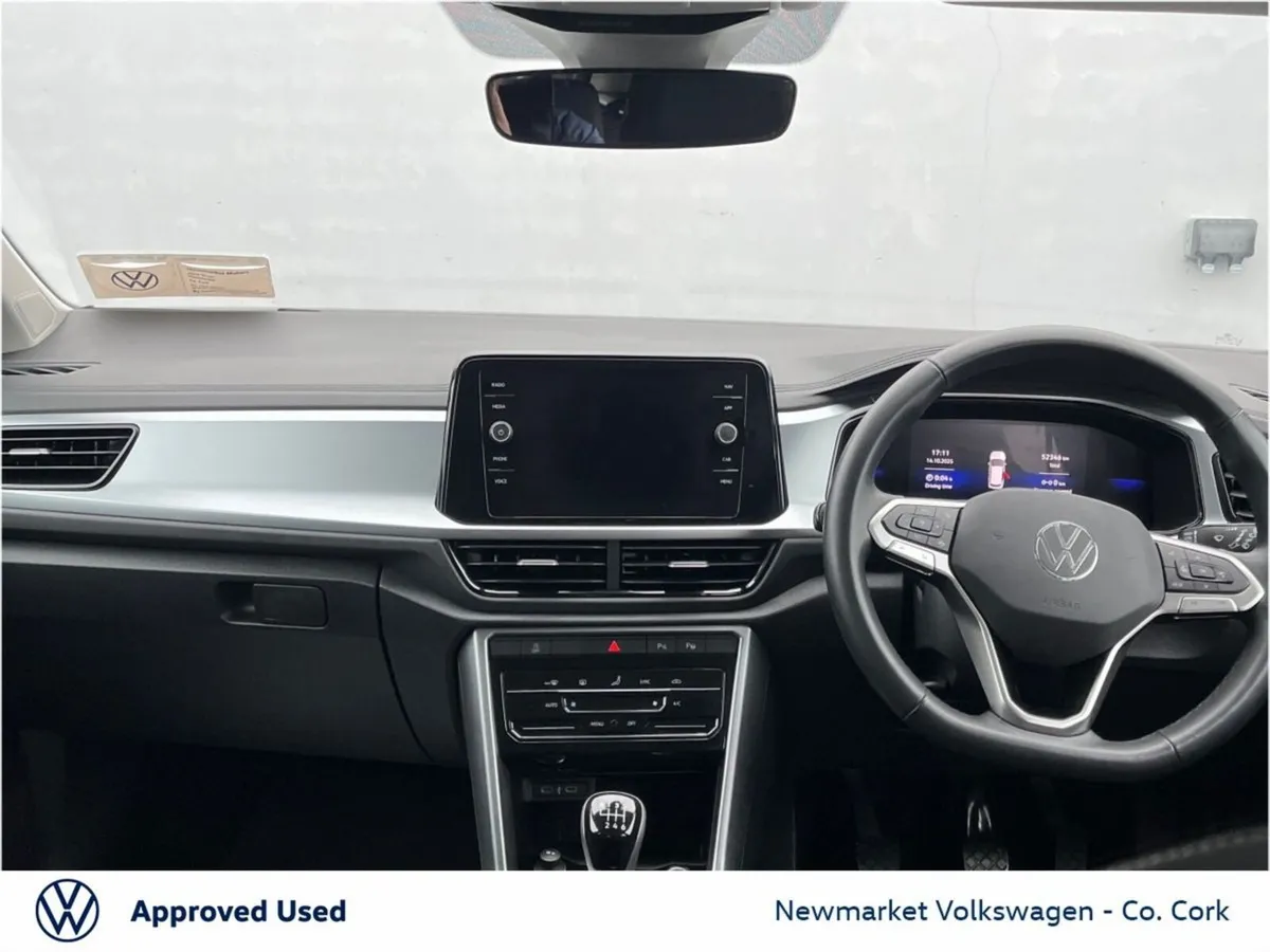 Volkswagen T-Roc EDITION 75 1.0TSI 6 SPEED 116BHP - Image 2