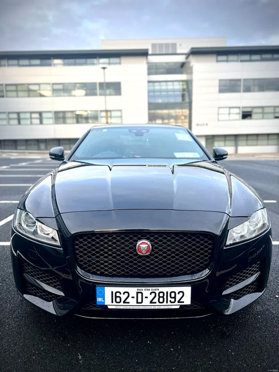 Jaguar XF sport – Jet Black – Excellent Condition - Image 4