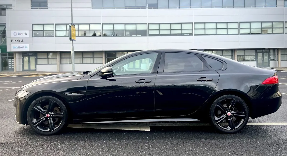Jaguar XF sport – Jet Black – Excellent Condition - Image 2