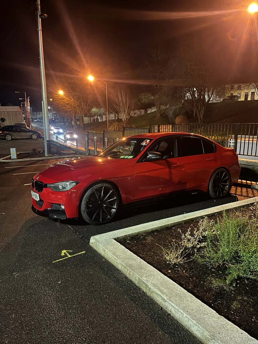 BMW F30 LCI Melbourne Red - Image 2