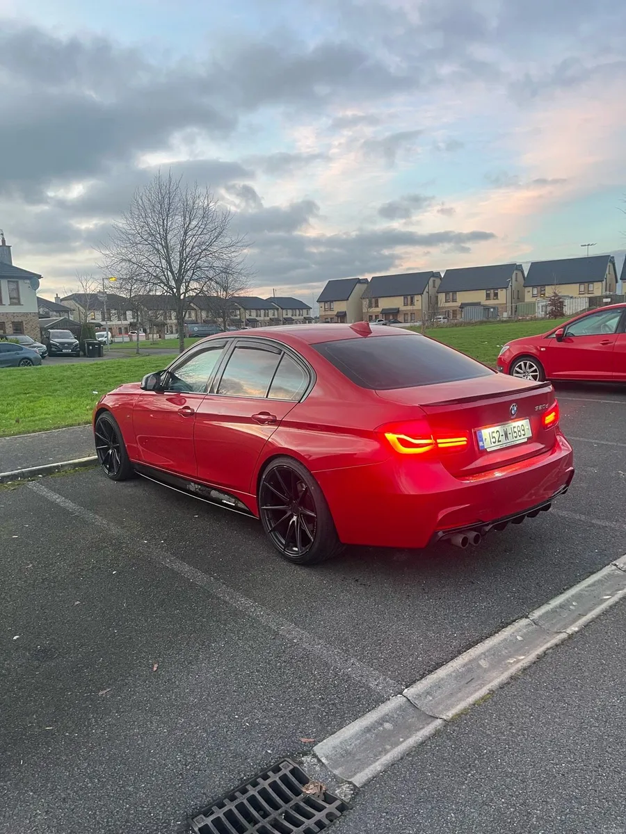BMW F30 LCI Melbourne Red - Image 4