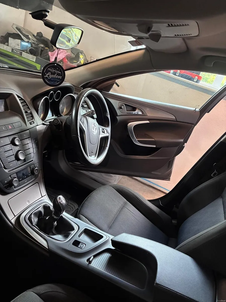 Vauxhall Insignia 2013 - Image 2