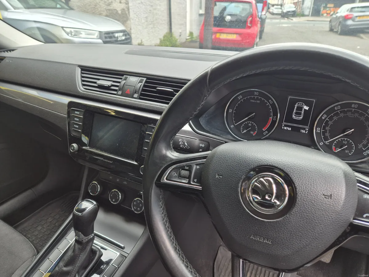 Skoda Superb 2018 - Image 5