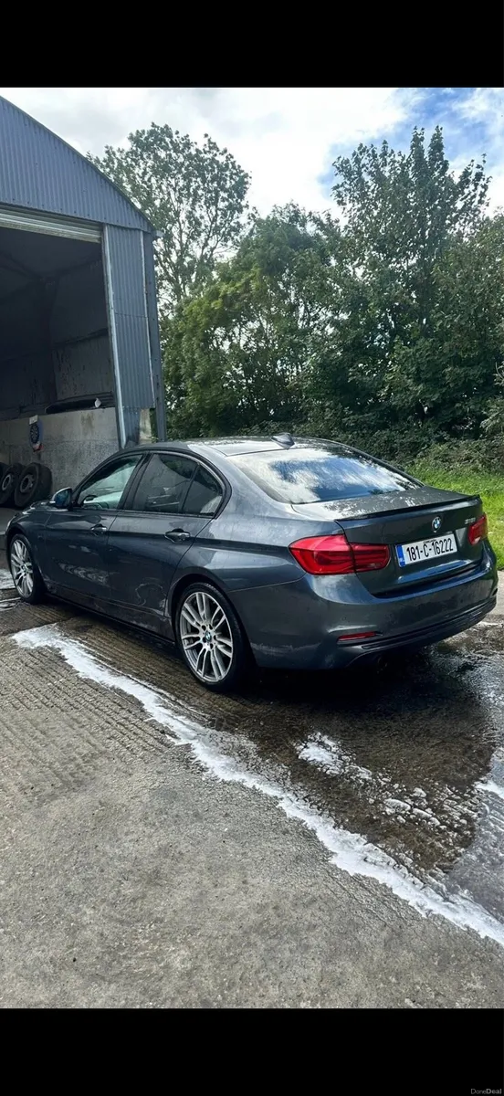 BMW 318 - Image 1