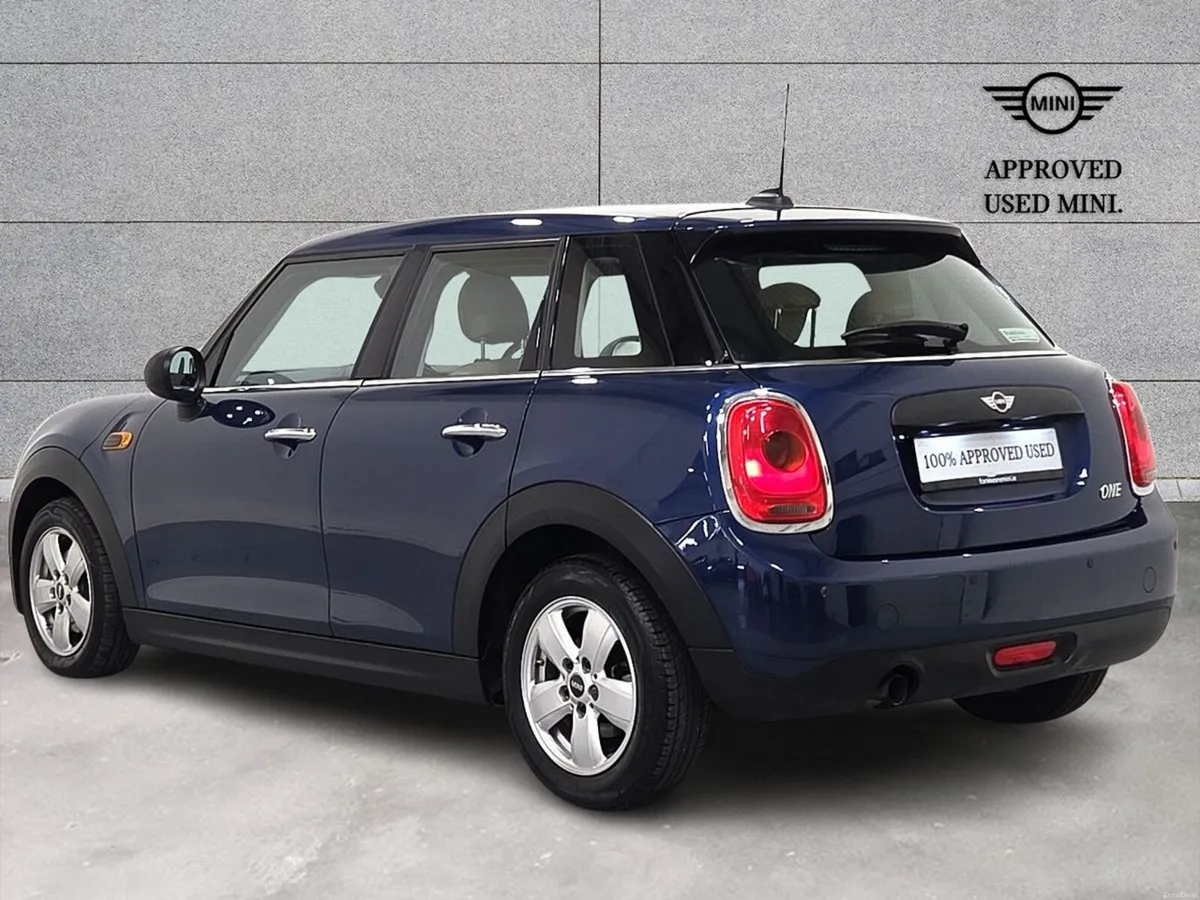 Mini Cooper 5-Door One - Image 3