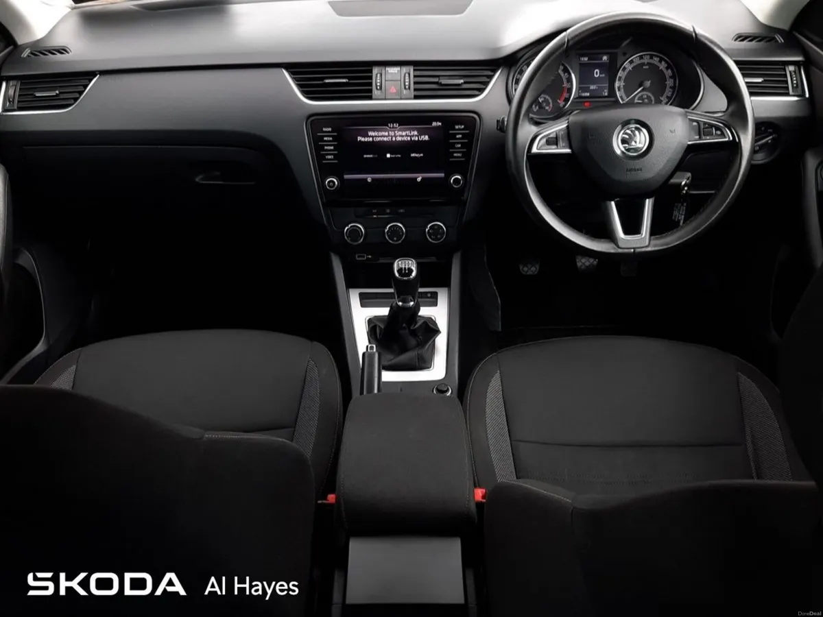 Skoda Octavia **1 OWNER** LED DAYLIGHTS** AMBITION - Image 2