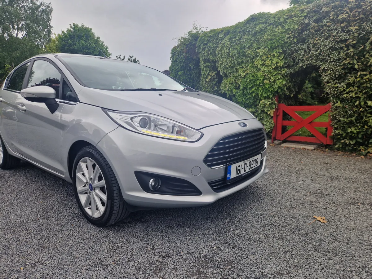 Ford Fiesta  TITANIUM 1.25 2016 - Image 2