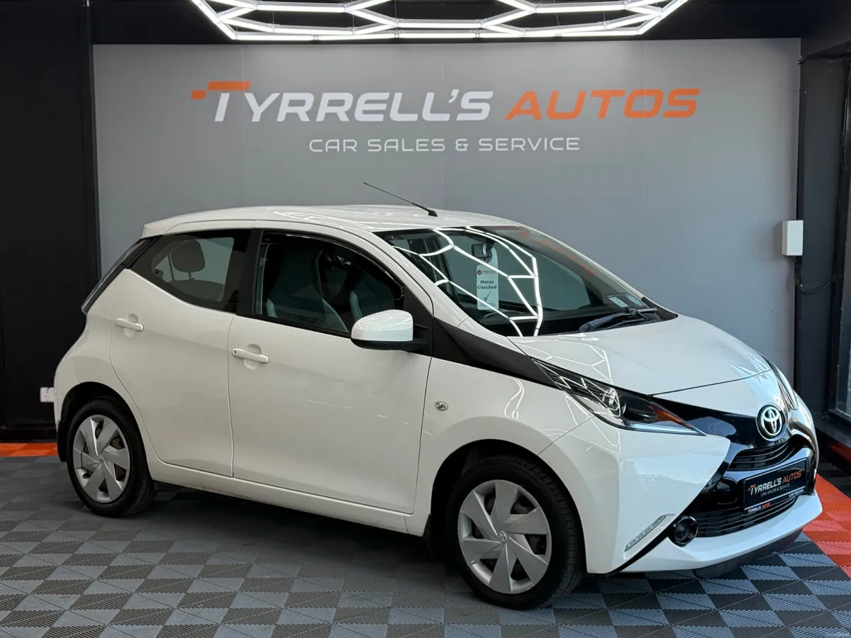 Toyota Aygo 1.0 Petrol "LOW KMS" X-Play 2018 - Image 2