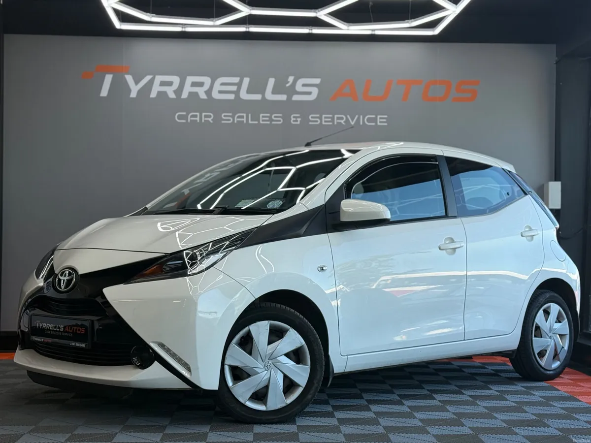 Toyota Aygo 1.0 Petrol "LOW KMS" X-Play 2018 - Image 4