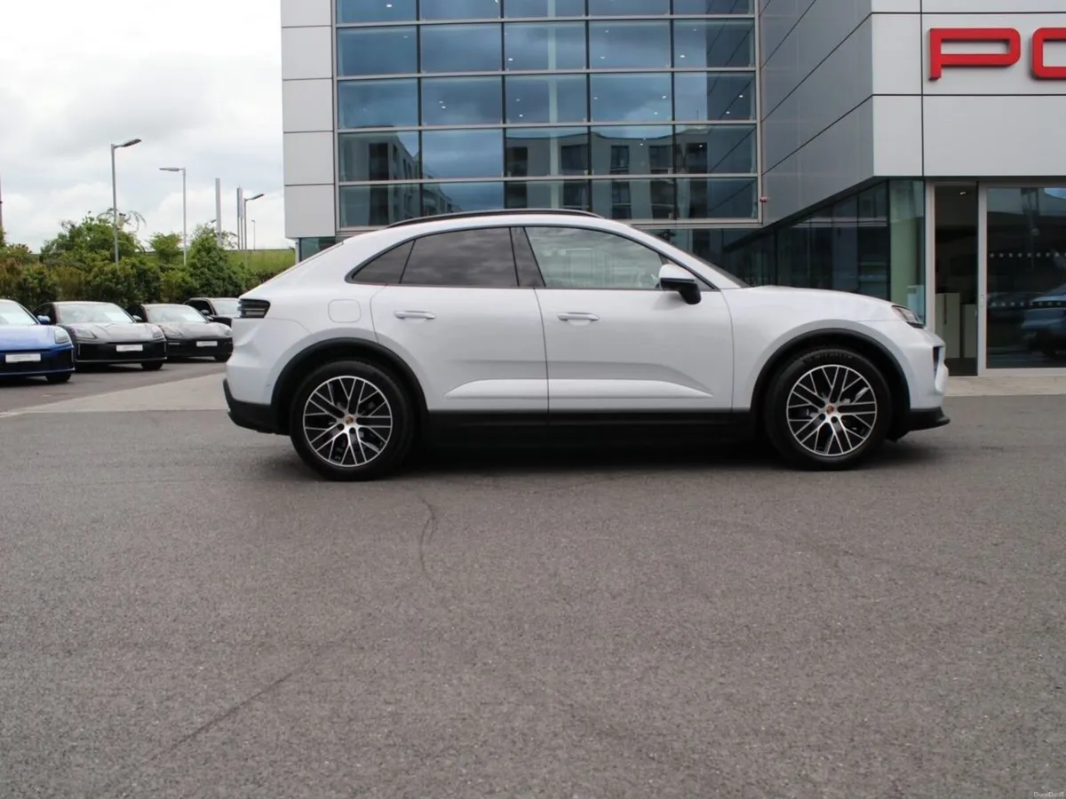 Porsche Macan Electric - Image 4