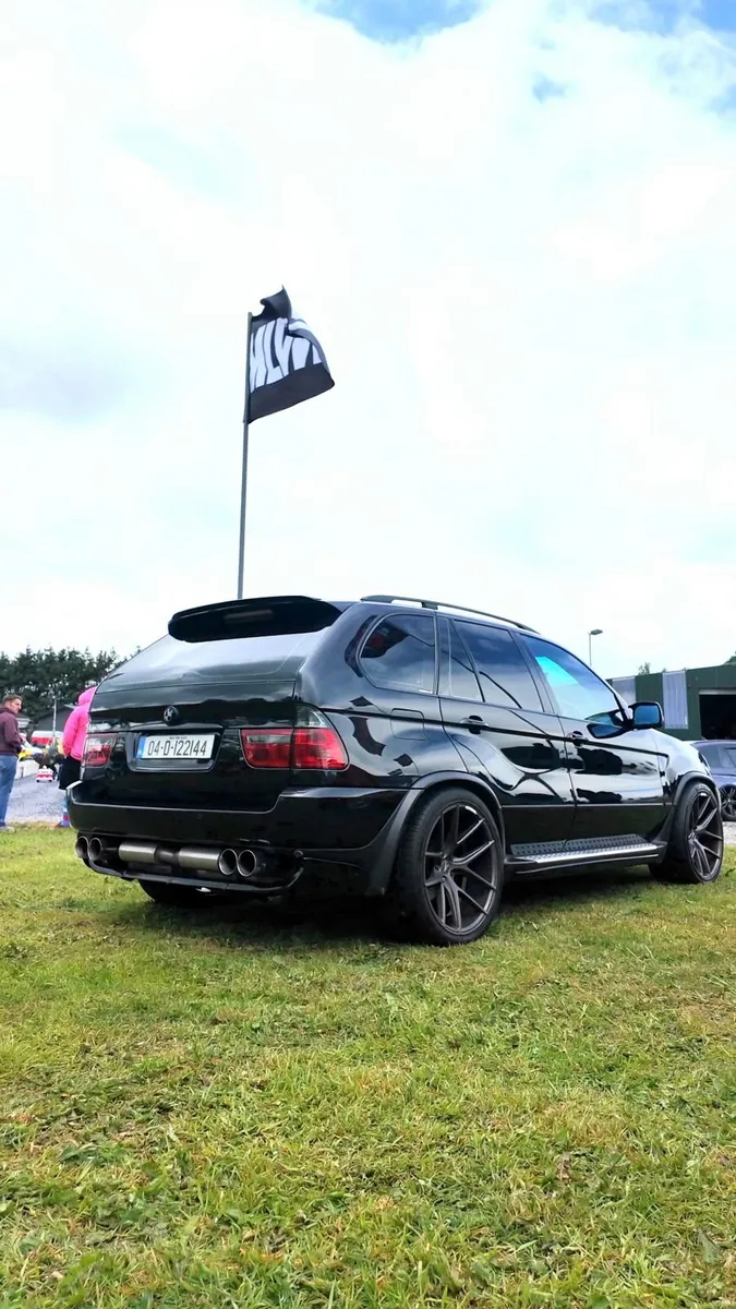 BMW X5 2004 - Image 1