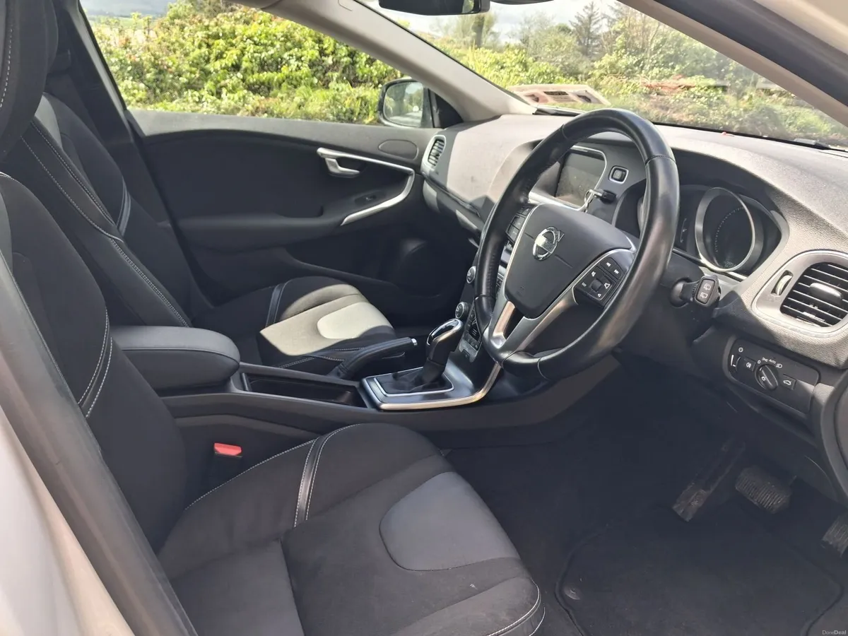 Volvo V40 2014 - Image 3