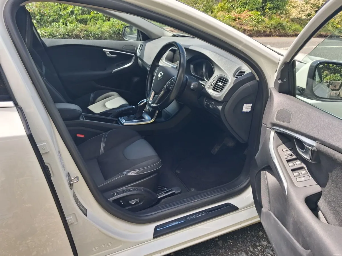 Volvo V40 2014 - Image 6