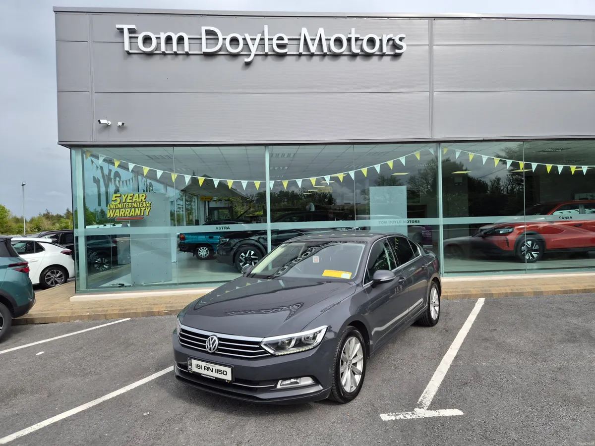 Volkswagen Passat 2019 2.0L Diesel - Image 1