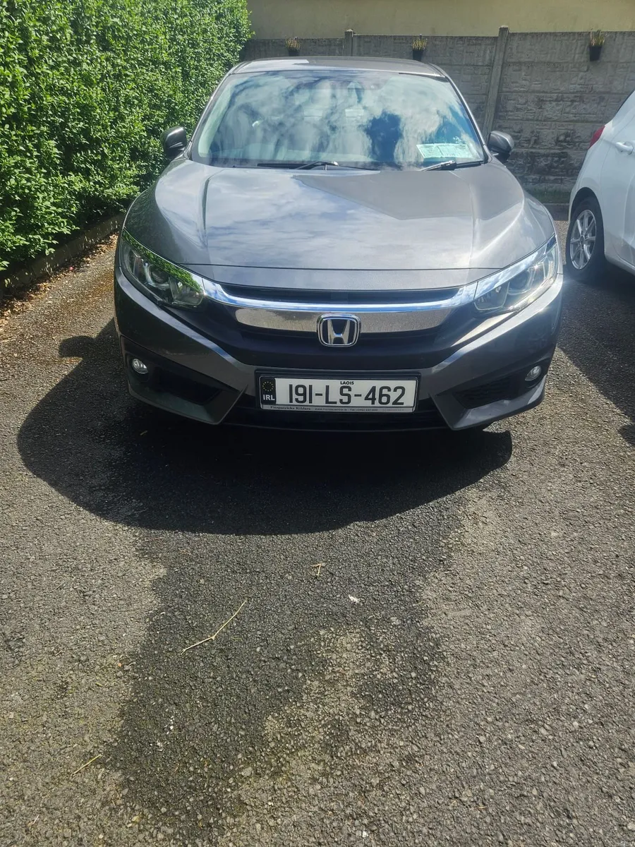Honda Civic 2019 - Image 2