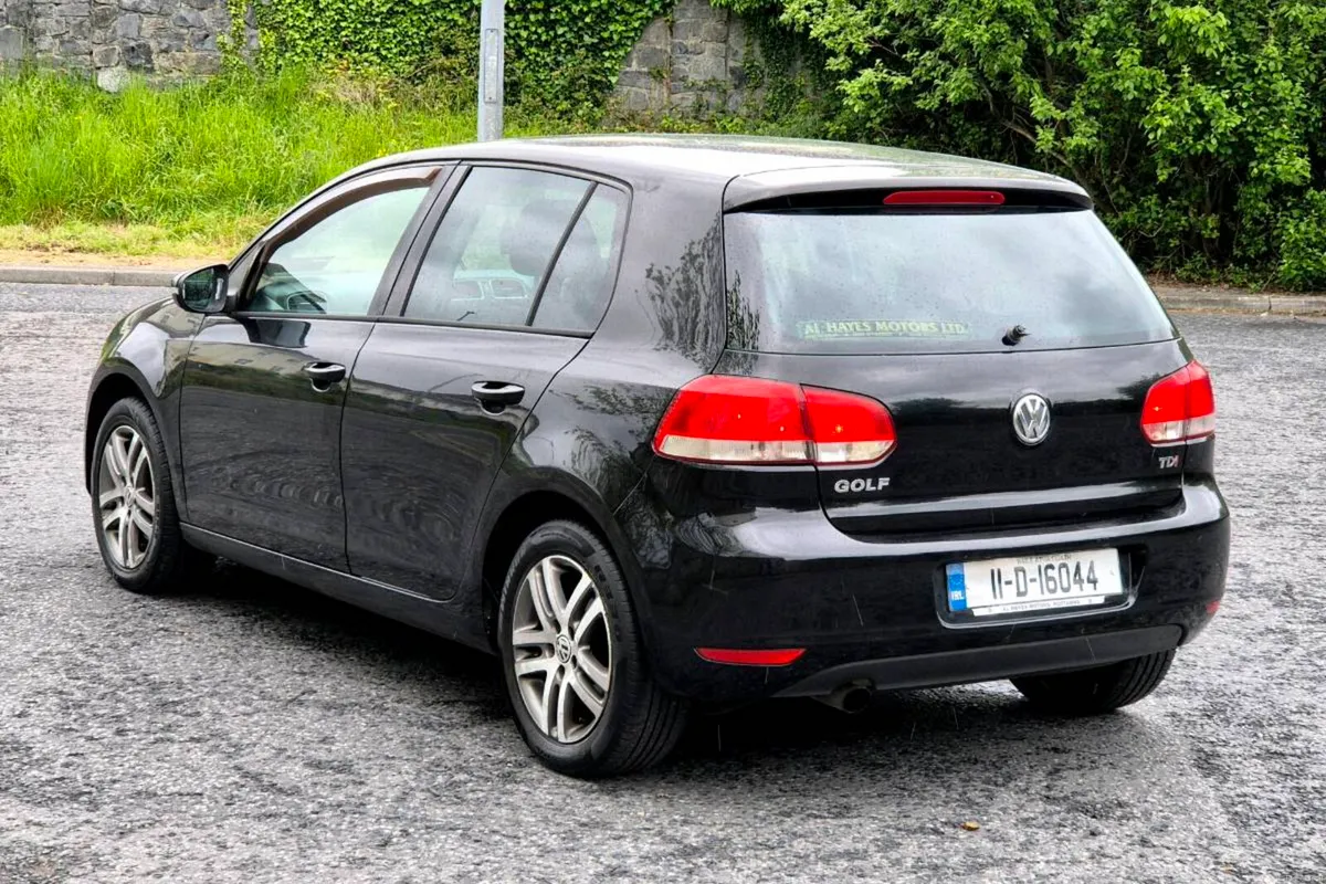 2011 Volkswagen Golf - Image 4