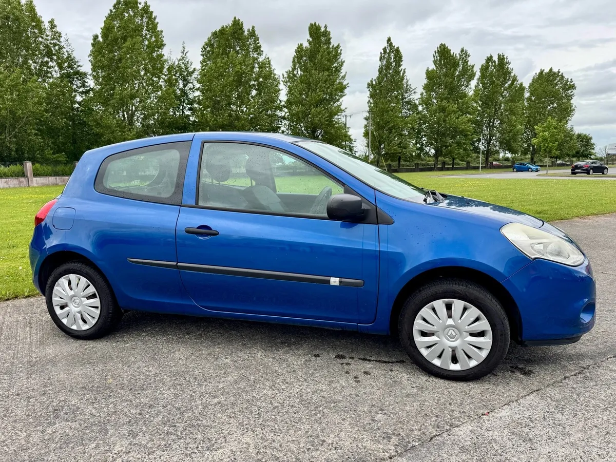 👌Clio 1.2 petrol ONLY 96kms/ 1 Owner/ Fresh NCT👌 - Image 3