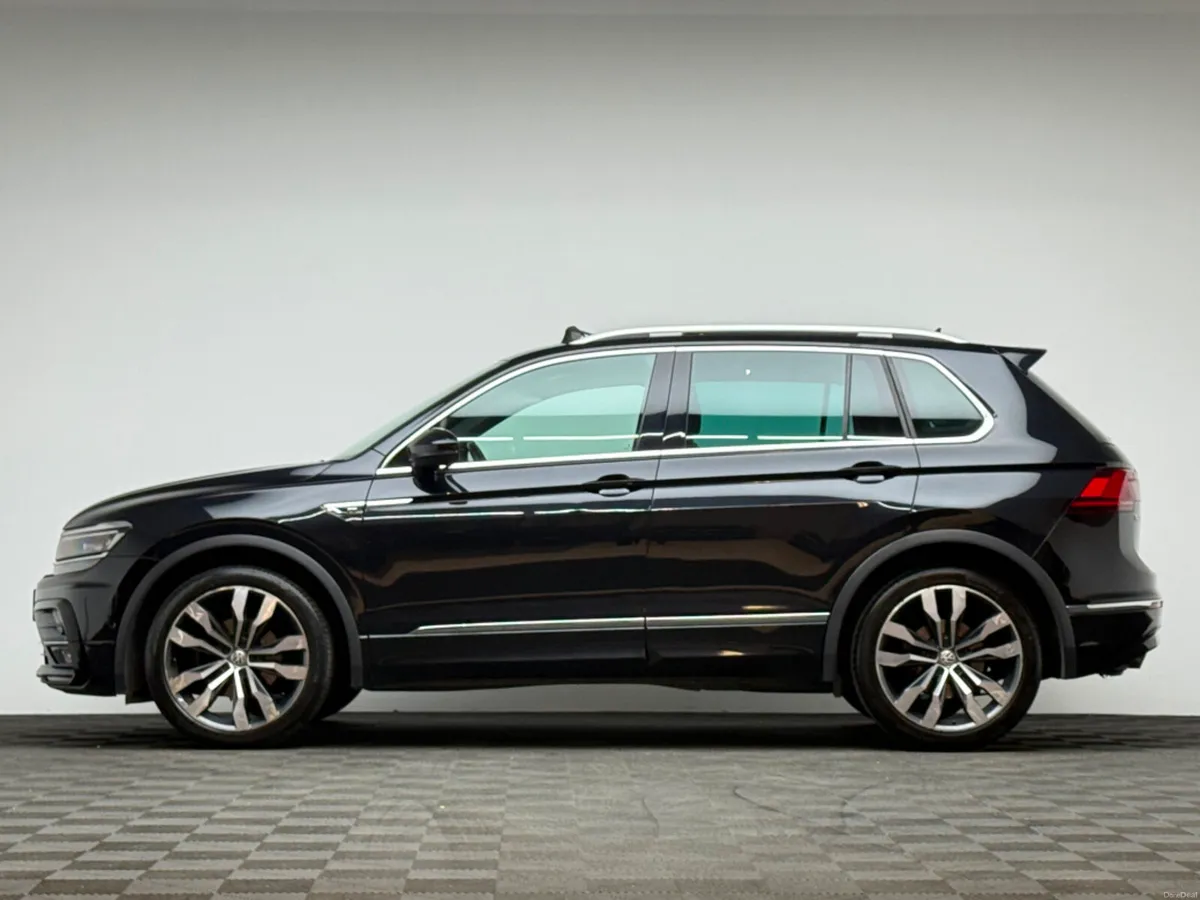 Volkswagen Tiguan R LINE 1.5 TSI 150HP AUTO *PAN R - Image 4