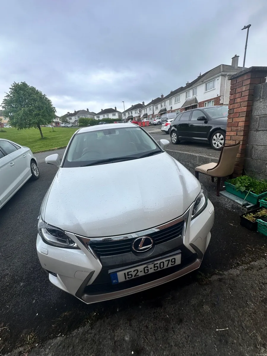 (LIKE NEW) 2015 Lexus CT200h Executive Model - Image 1