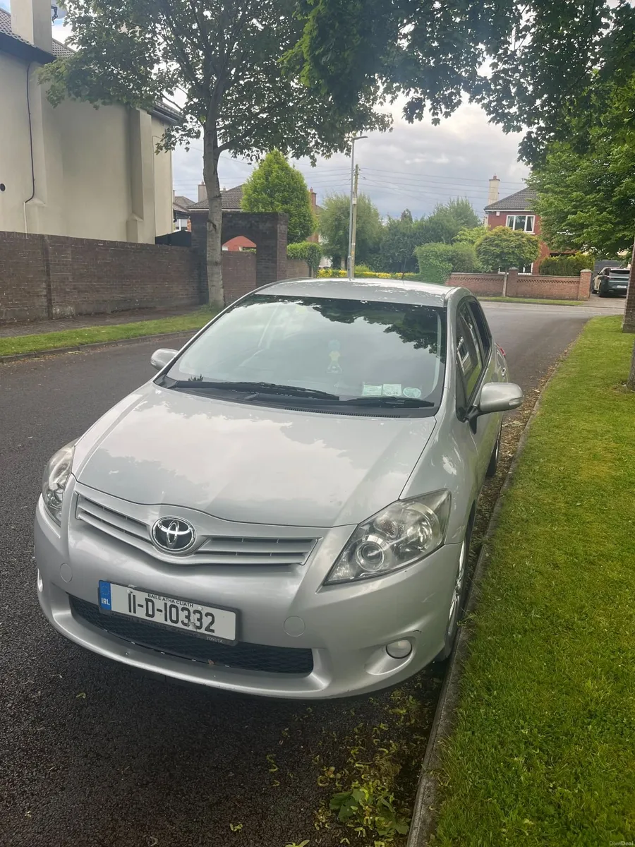 Toyota Auris 2011 - Image 1