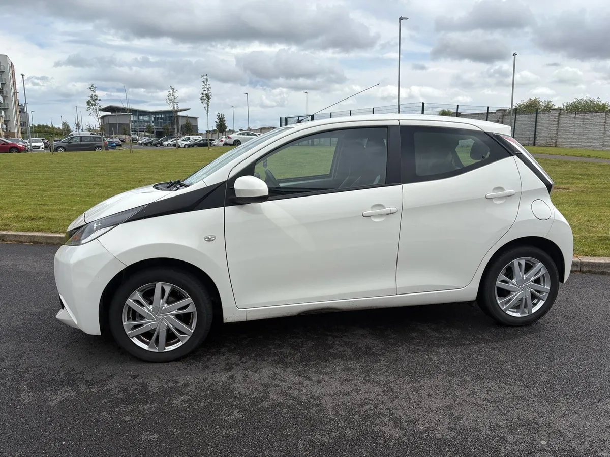 Toyota Aygo 2017 1.0 X Play - Image 2