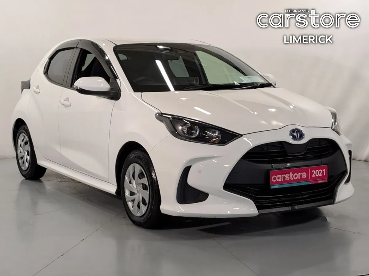 Toyota Yaris 1.5 HYBRID AUTO - Image 1
