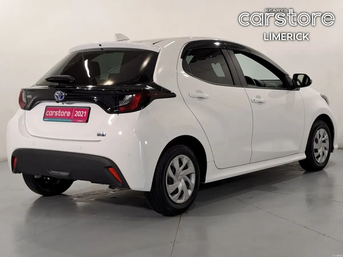 Toyota Yaris 1.5 HYBRID AUTO - Image 3