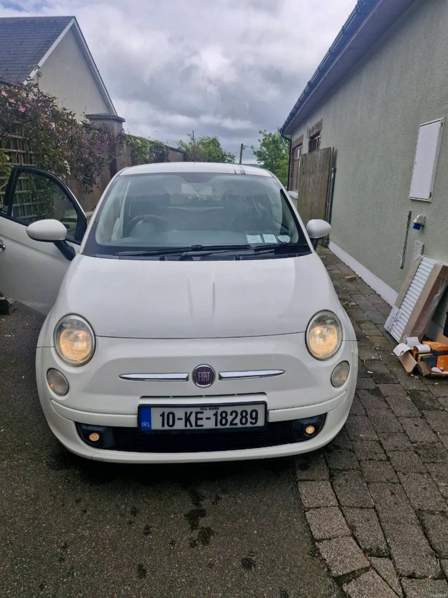 2010  fiat 500 - Image 1