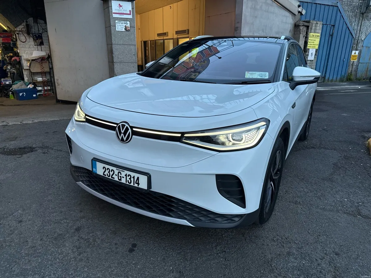 VW ID.4 Pro 2023 77kWh, Pan Roof, IQ Lights, €28k - Image 3