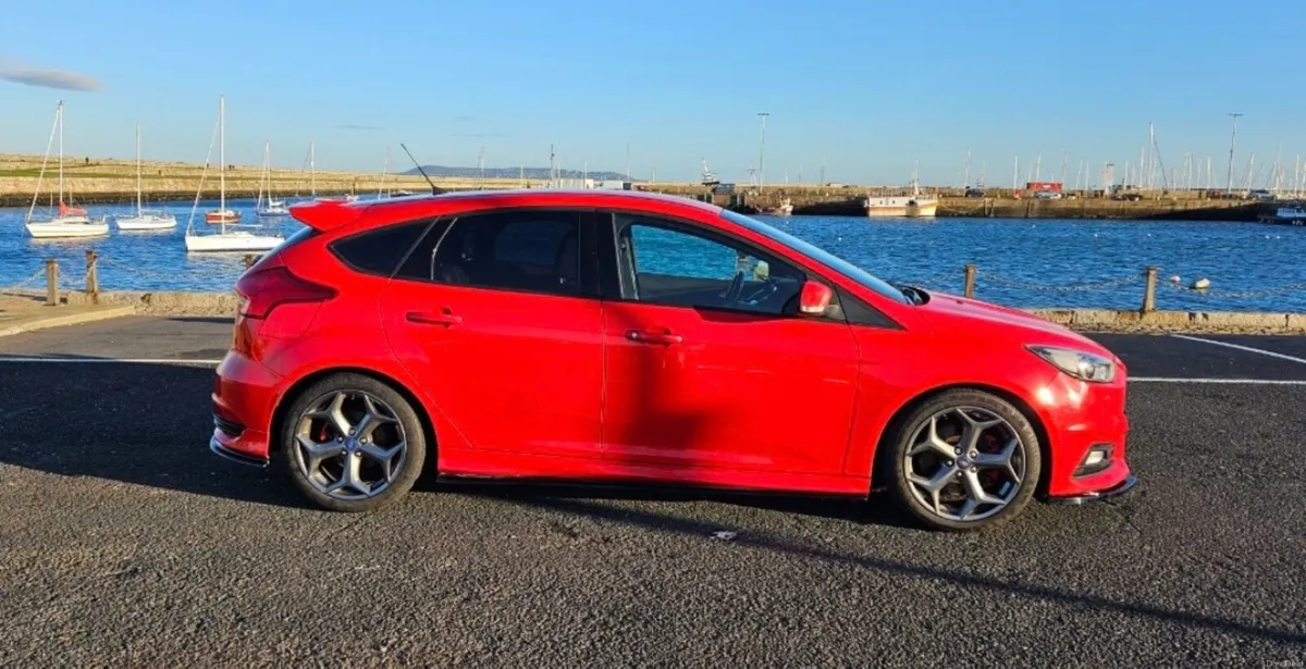 Ford Focus 2.0 ST-3 Turbo 250BHP FRESH NCT 08/27 - Image 5