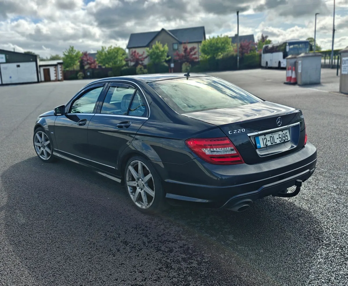 Mercedes-Benz C-Class 2012 - Image 2