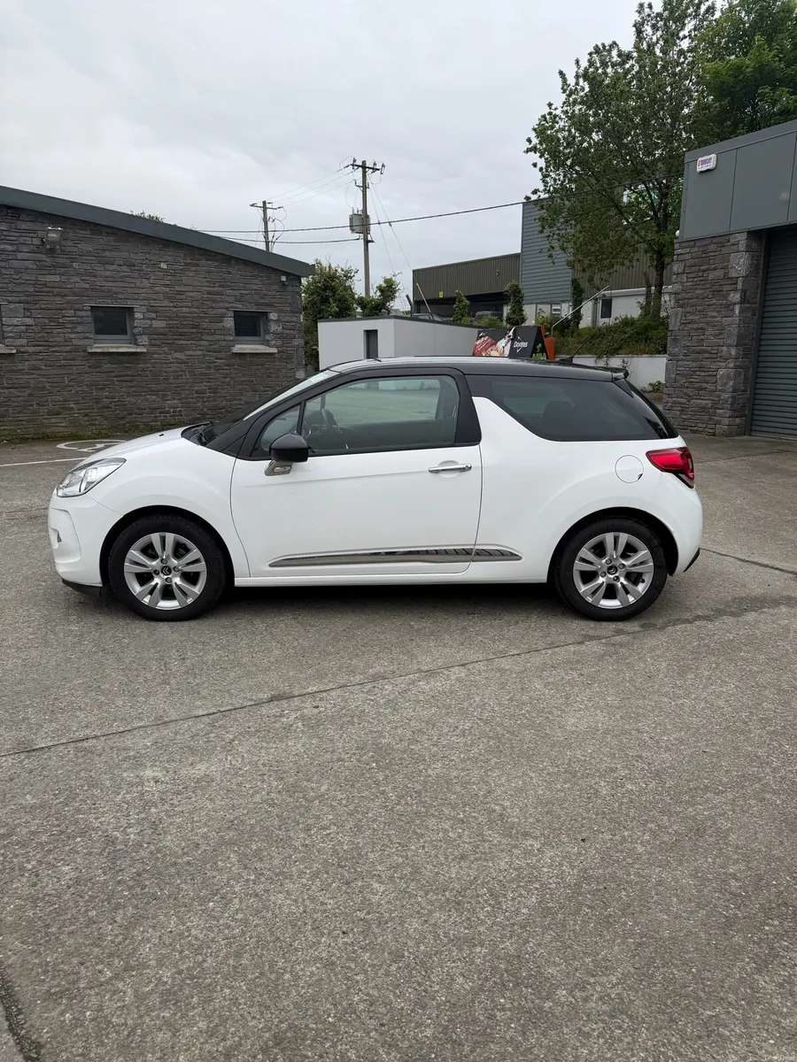 Citreon DS3 LOW MILEAGE - Image 2