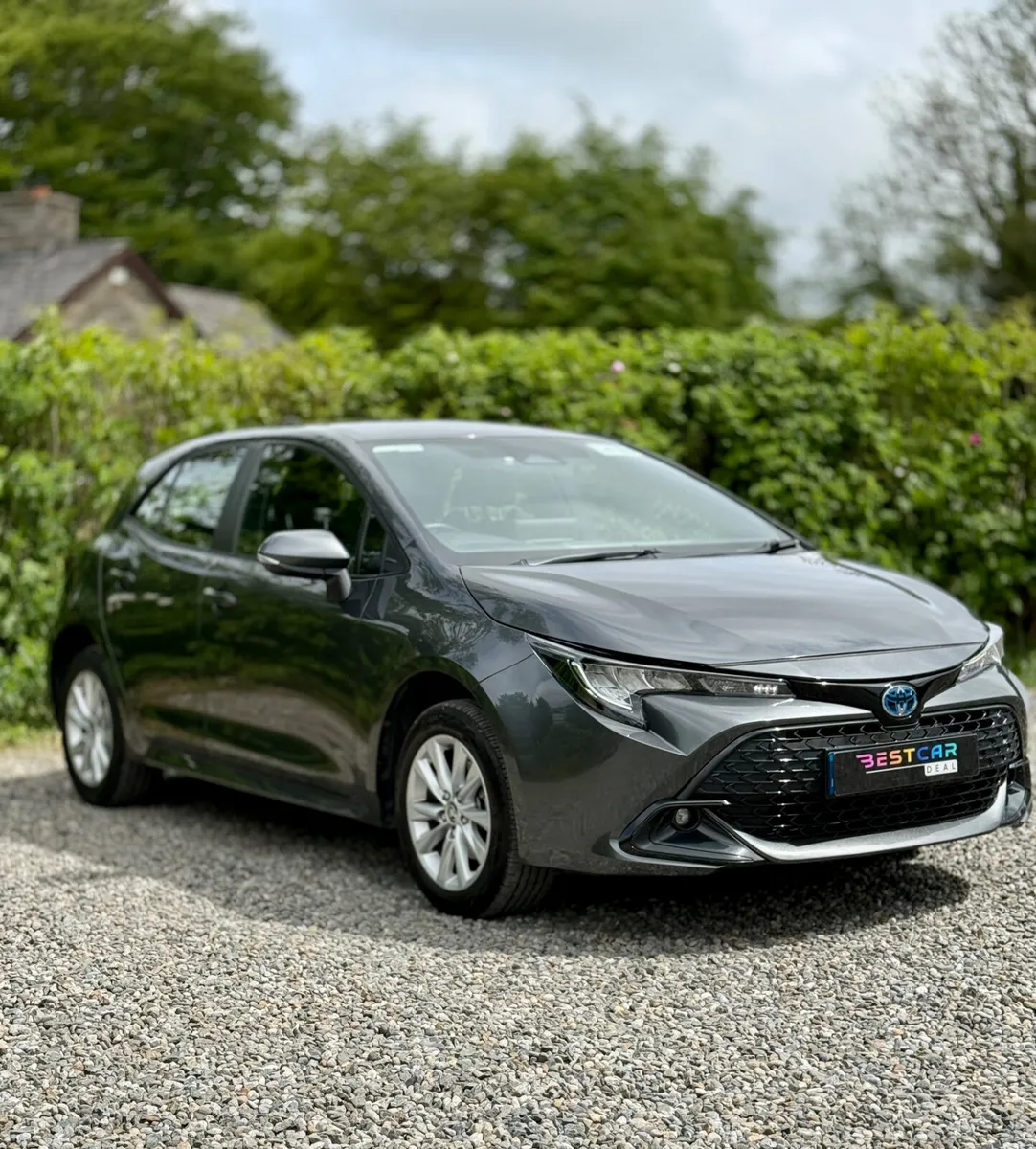 2025 Toyota Corolla 1.8 Hybrid Luna Automatic - Image 2