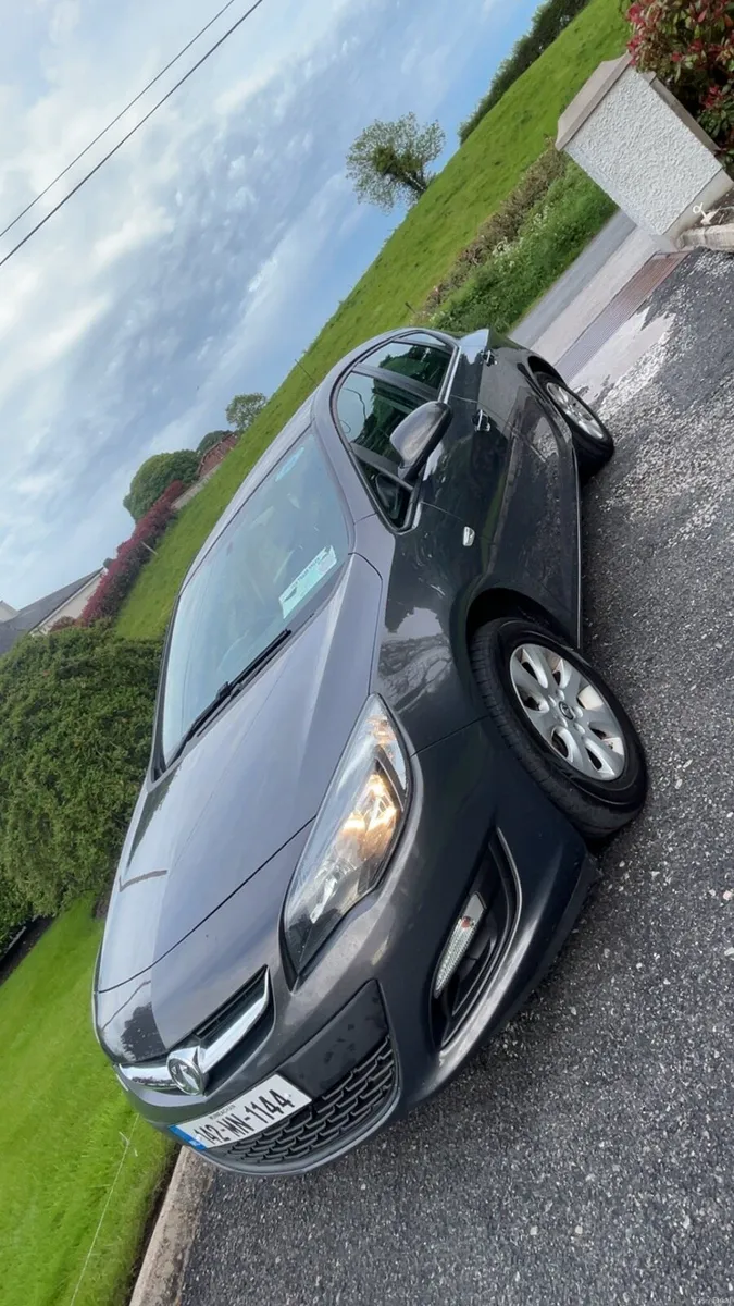 Vauxhall Astra - Image 1