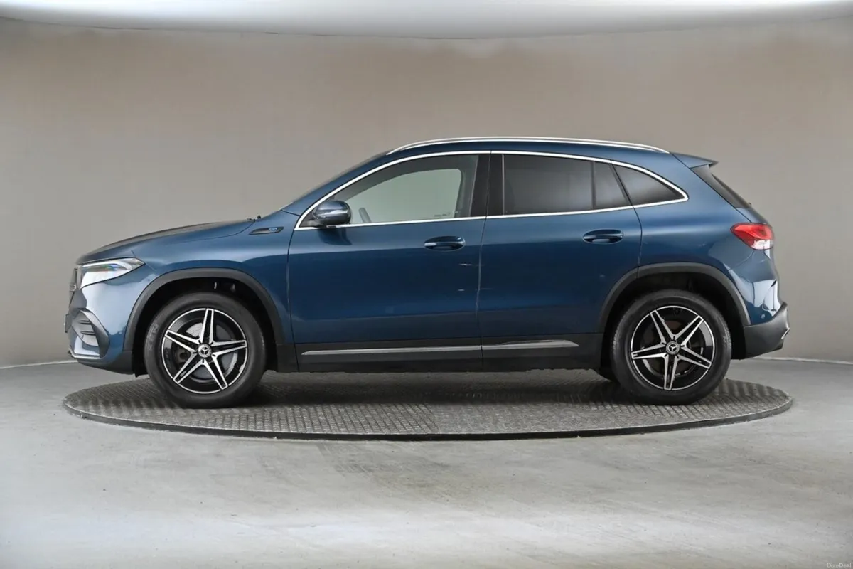 Mercedes-Benz EQA 300 AMG LINE 4MATIC 66.5 KWH - Image 5