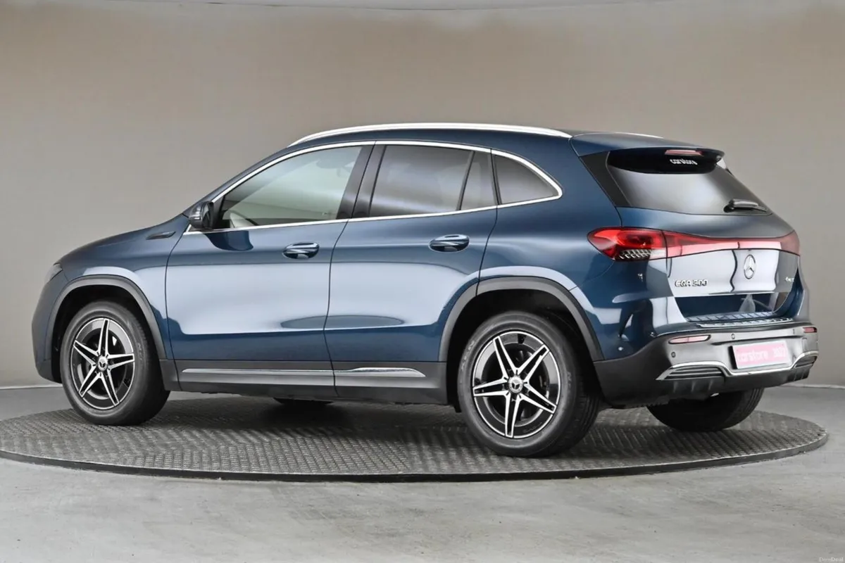 Mercedes-Benz EQA 300 AMG LINE 4MATIC 66.5 KWH - Image 6