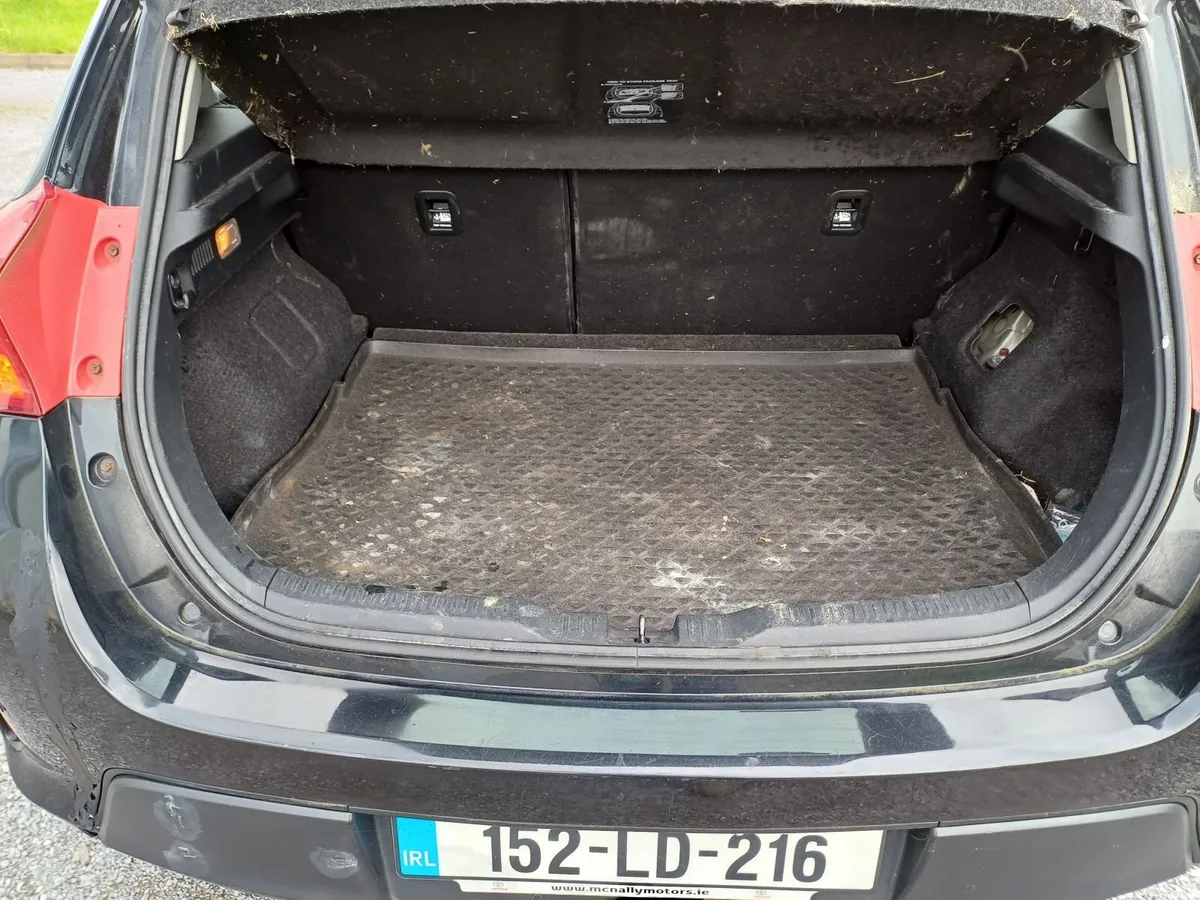 Toyota Auris 2015 - Image 4