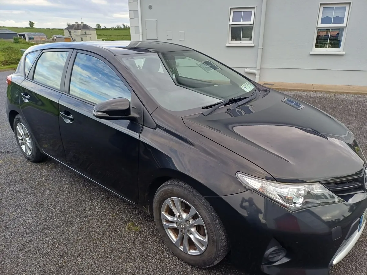 Toyota Auris 2015 - Image 3