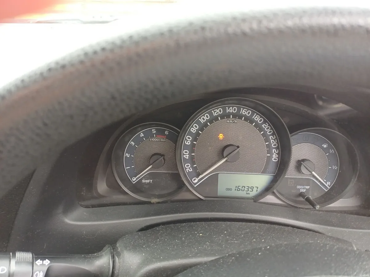Toyota Auris 2015 - Image 6