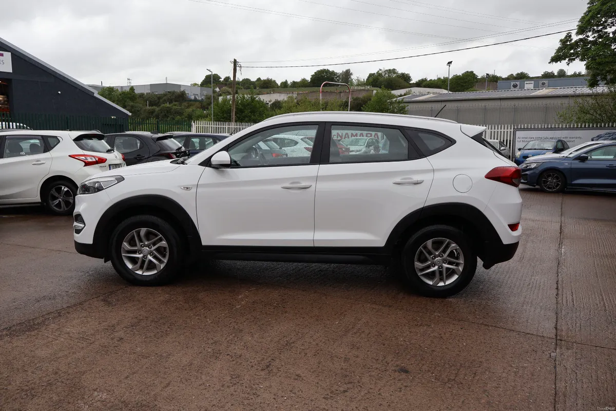 Hyundai Tucson Low Mileage Exceptional Condition! - Image 6