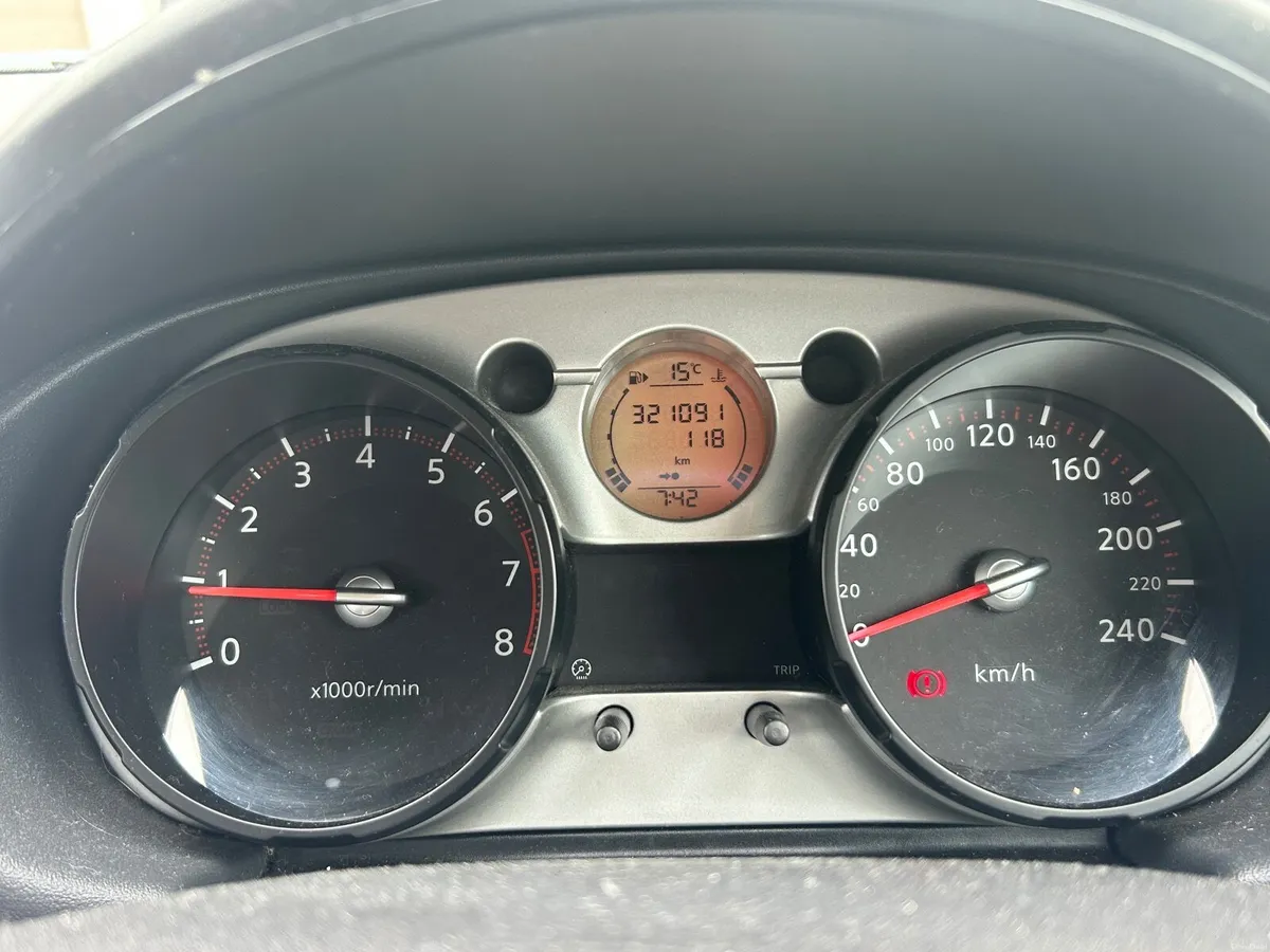 Nissan Qashqai 2007 - Image 4