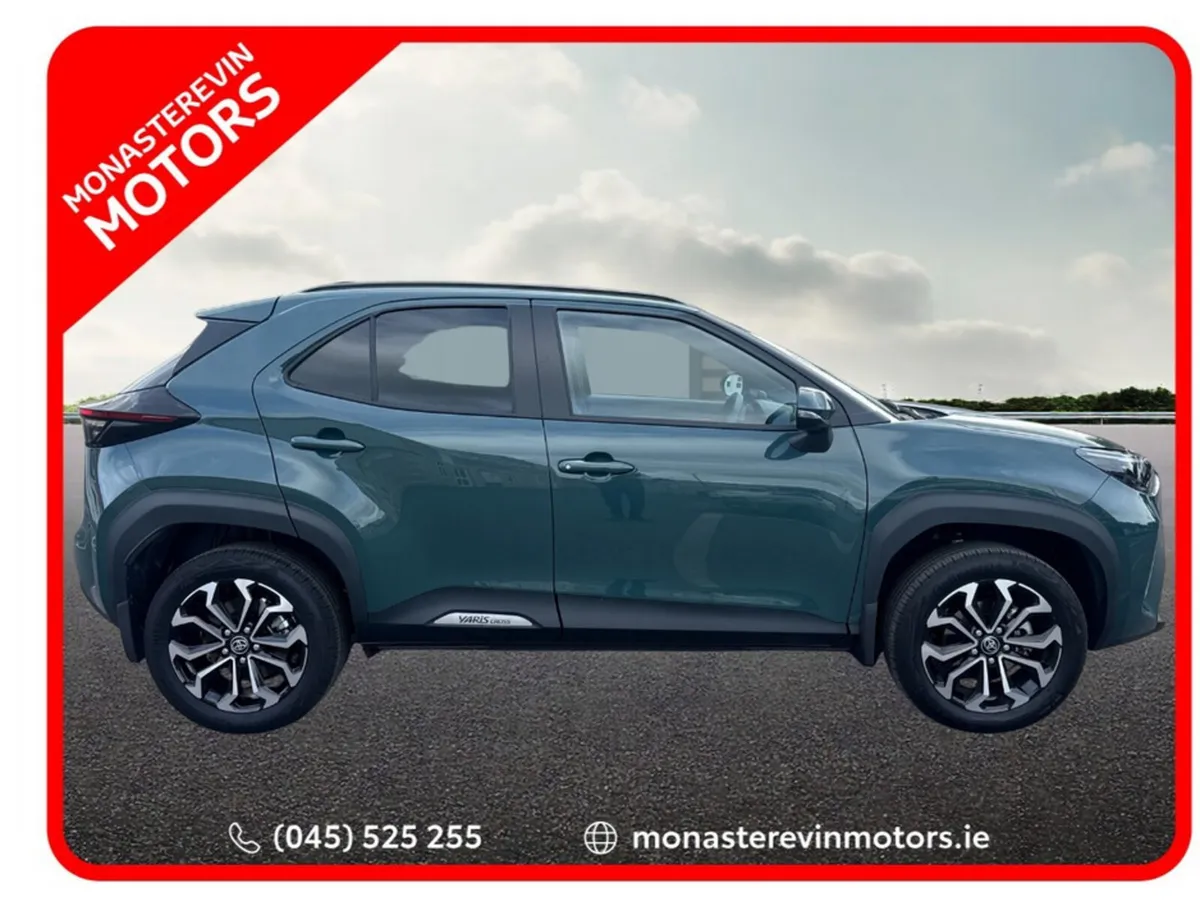 Toyota Yaris Cross LUNA SPORT MON 4DR - Image 3