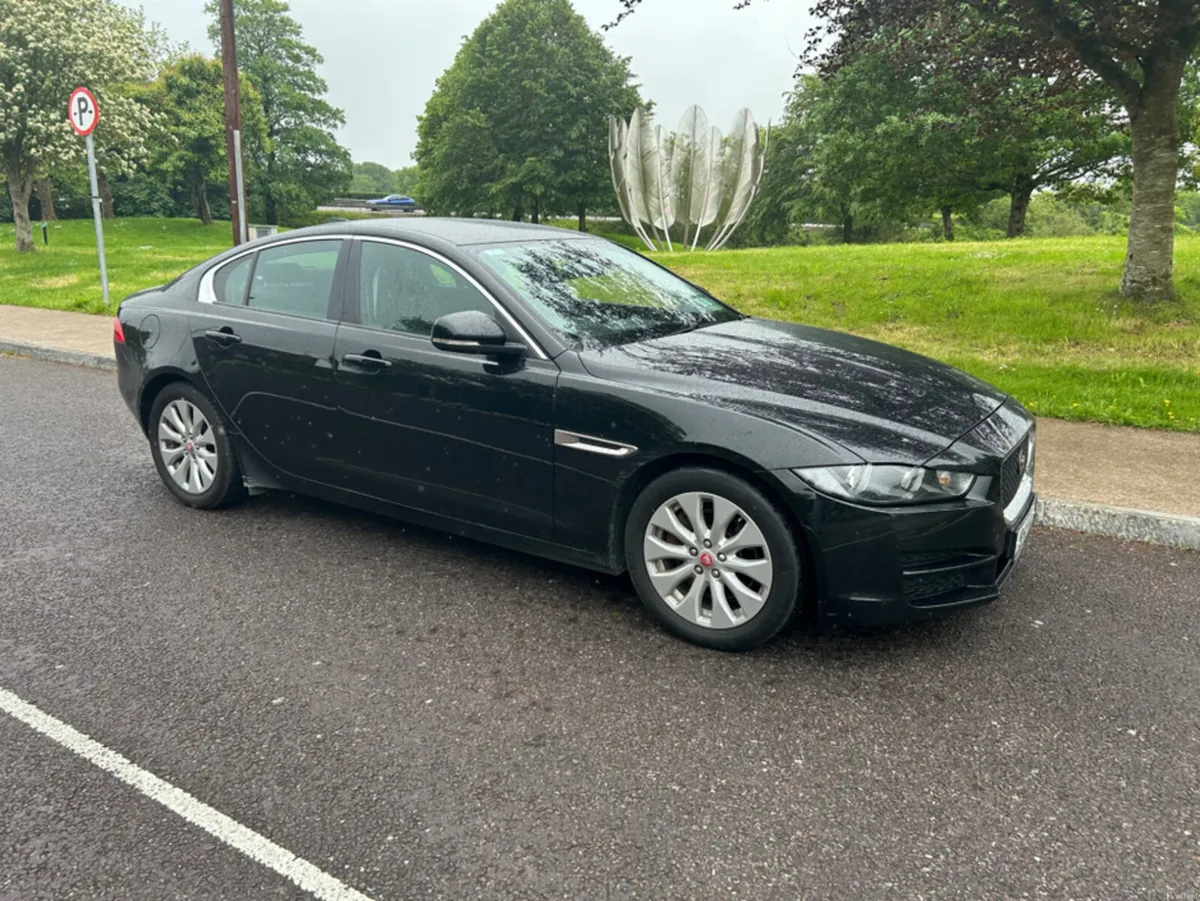 Jaguar XE SE 163PS 4DR AUTO // 12 Month Warranty / - Image 2