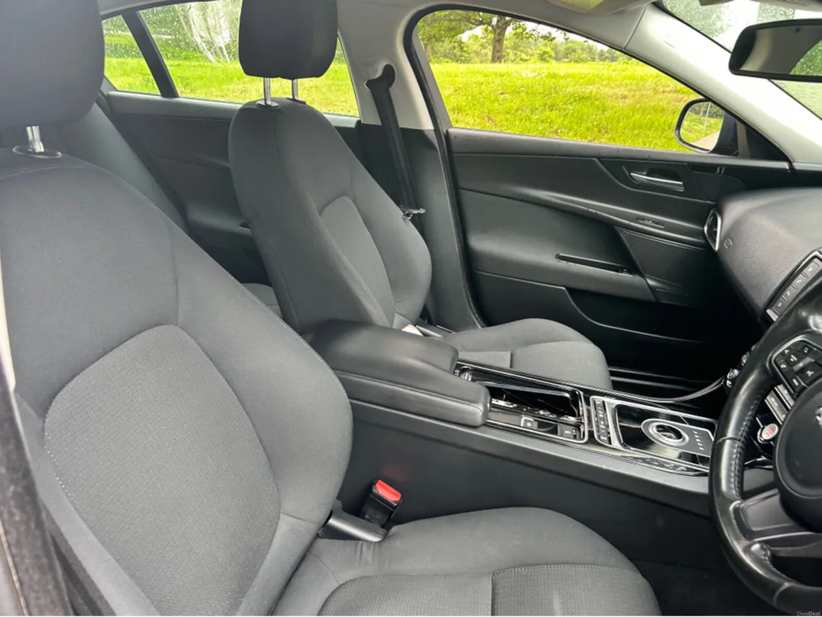Jaguar XE SE 163PS 4DR AUTO // 12 Month Warranty / - Image 6